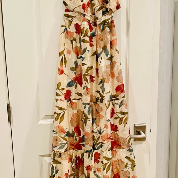 ASTR THE LABEL Cream floral dress M - Picture 10 of 10